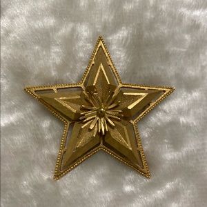 ☘️VTG Signed CFW Brushed Gold Tone Double Star Brooch